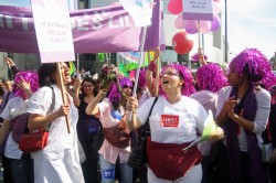 Des milliers de manifestants pour défendre la Santé publique