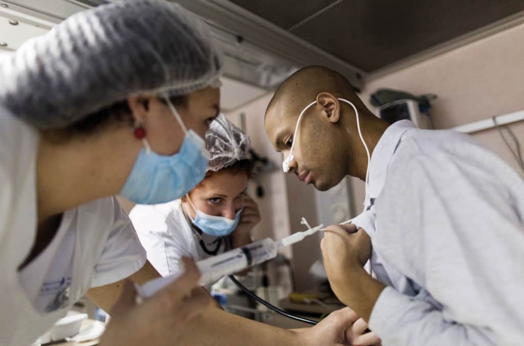 En Oncologie Infirmier Médecin Soignants Face Aux Jeunes Combattants