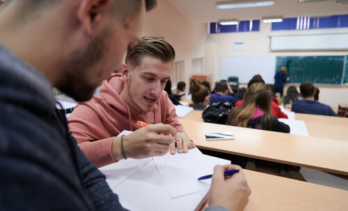 PASS option sciences infirmières : une expérimentation plutôt en faveur de la médecine ?